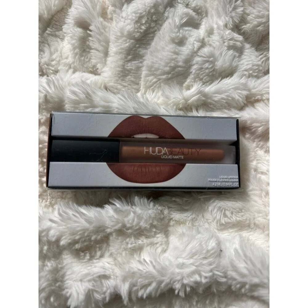 Huda Beauty Liquid Matte Ultra-Comfort Transfer-Proof Lipstick